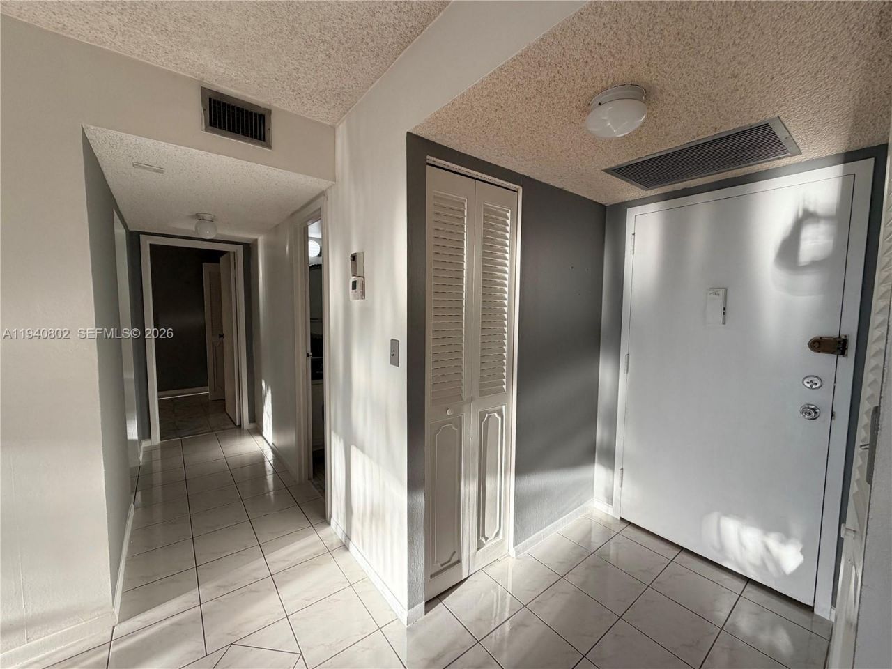 800 Parkview Dr, Unit 303, Hallandale Beach, FL 33009 Photo