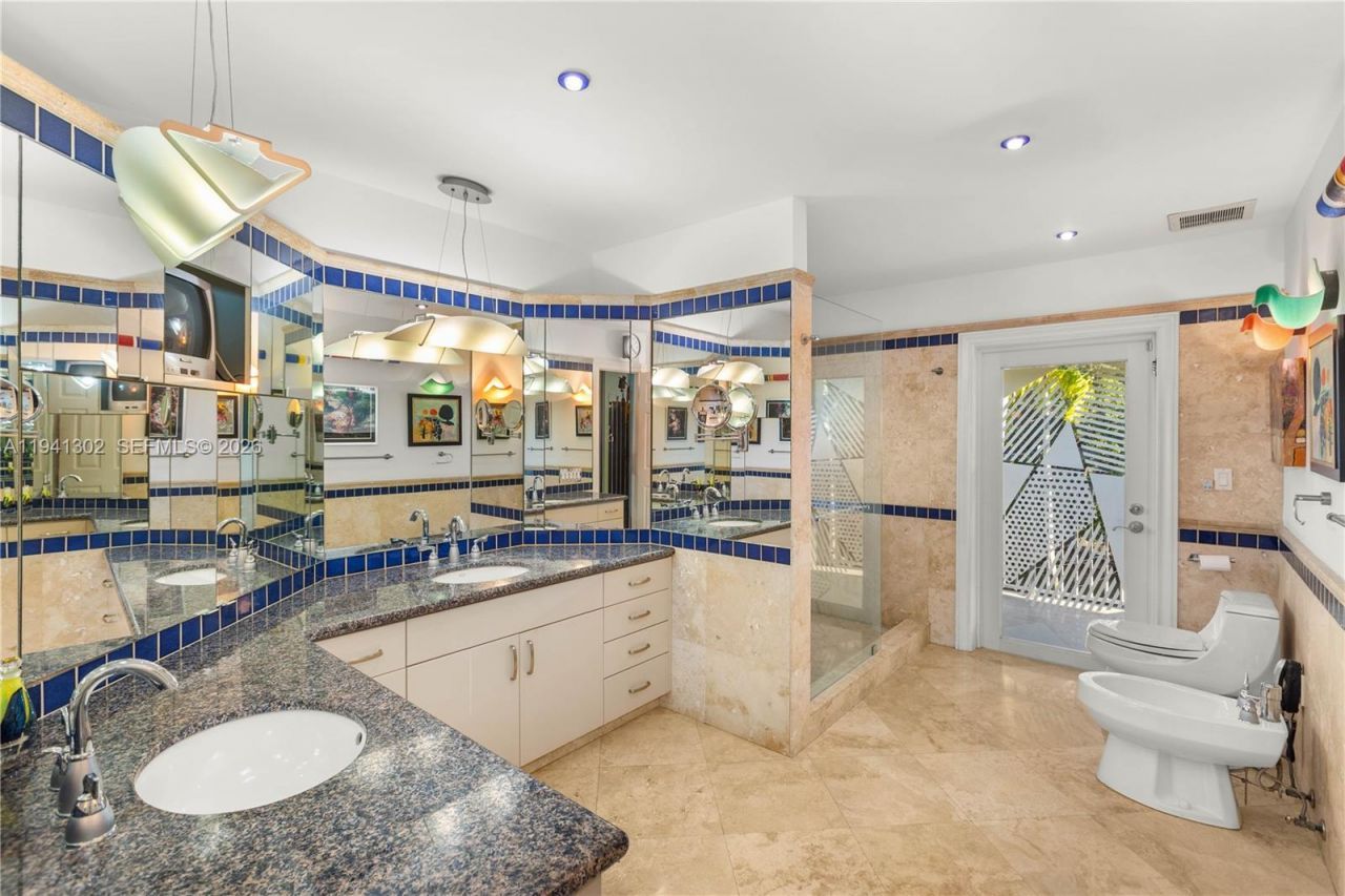 5343 Orduna Dr, Coral Gables, FL 33146 Photo