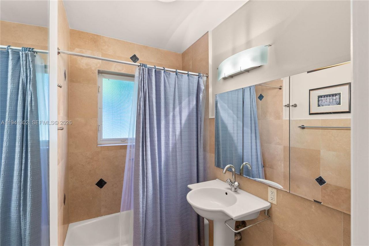 5343 Orduna Dr, Coral Gables, FL 33146 Photo