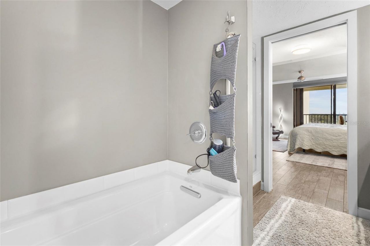 707 S Gulfstream Avenue, Unit 906, Sarasota, FL 34236 Photo