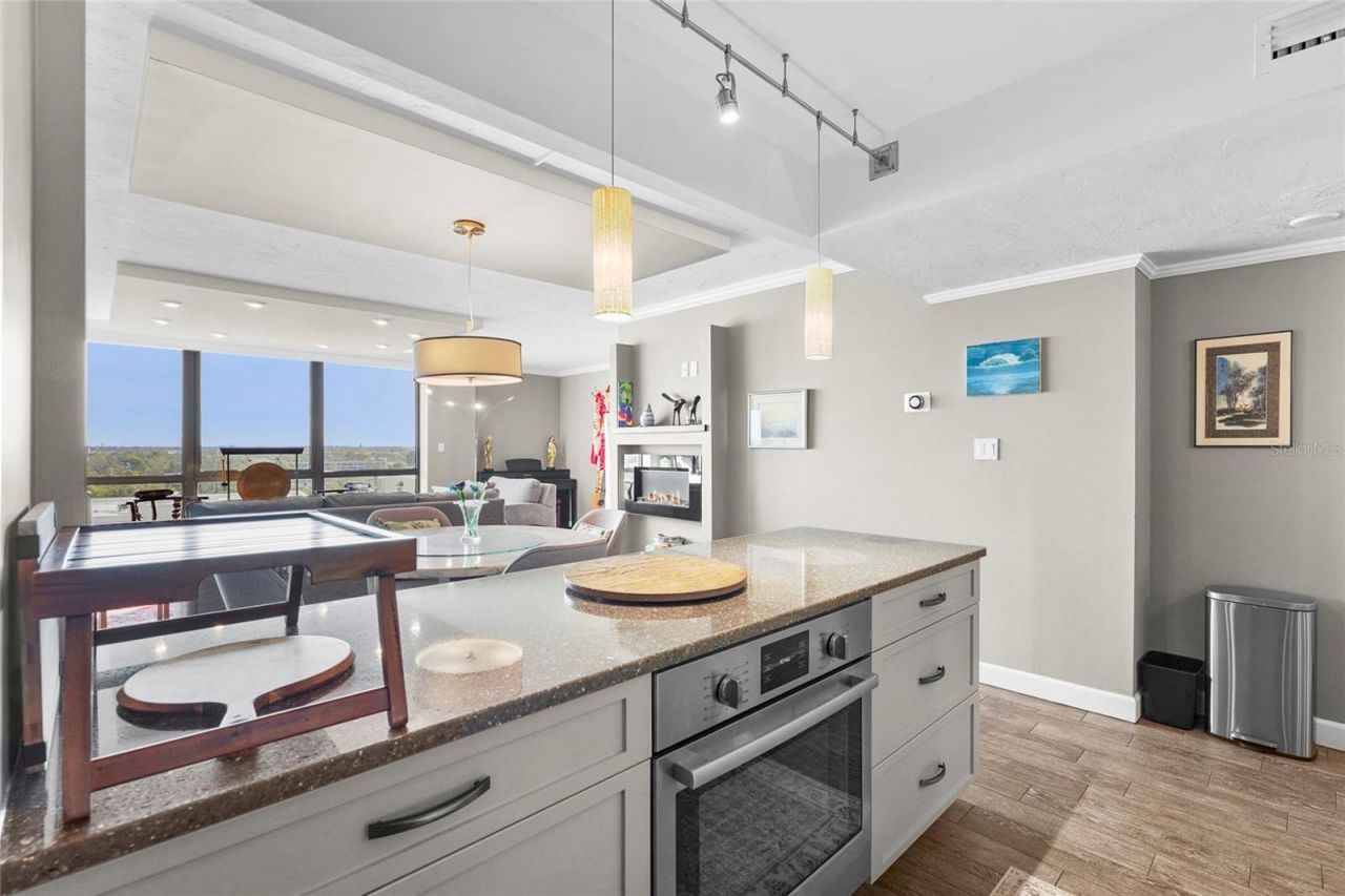 707 S Gulfstream Avenue, Unit 906, Sarasota, FL 34236 Photo