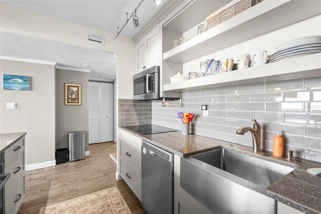 707 S Gulfstream Avenue, Unit 906, Sarasota, FL 34236 Photo