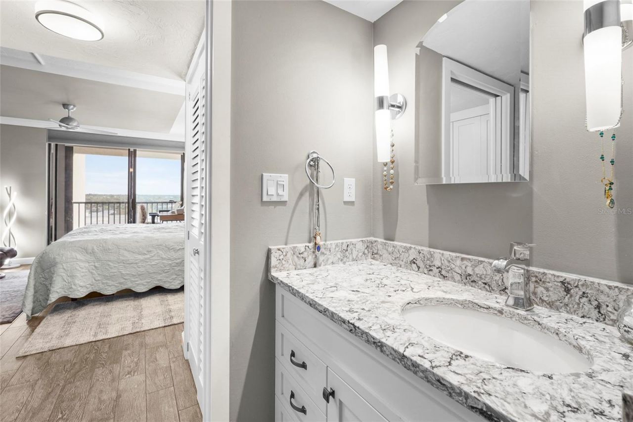 707 S Gulfstream Avenue, Unit 906, Sarasota, FL 34236 Photo