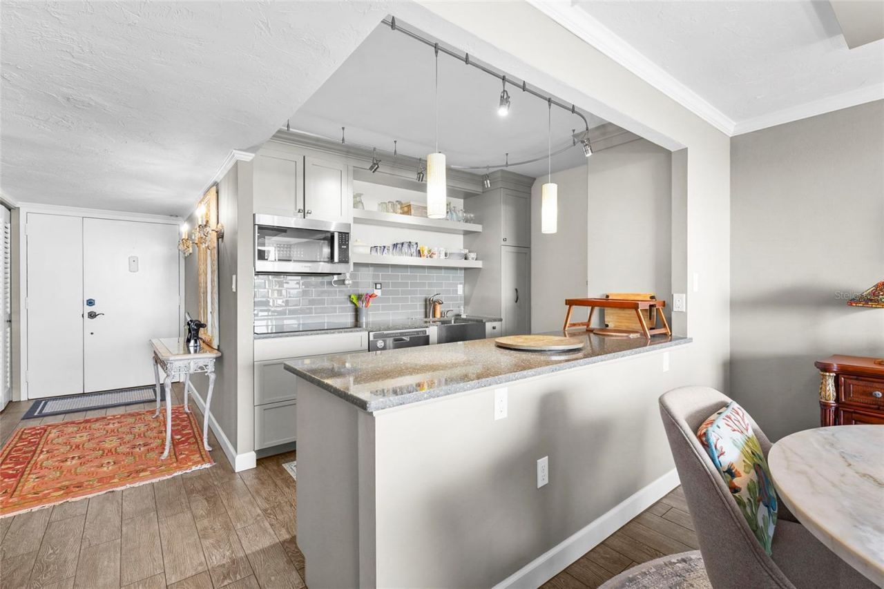 707 S Gulfstream Avenue, Unit 906, Sarasota, FL 34236 Photo