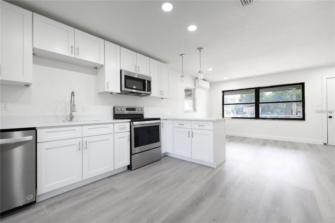 4605 Elmira Place, Orlando, FL 32811 Photo