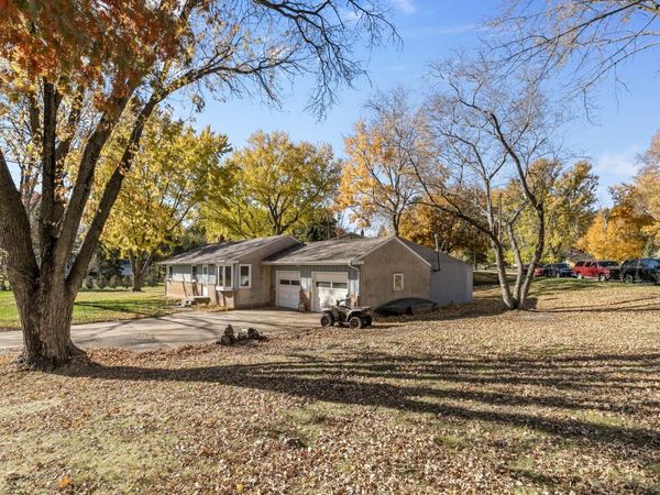 2869 Victoria Street N, Roseville, MN 55113