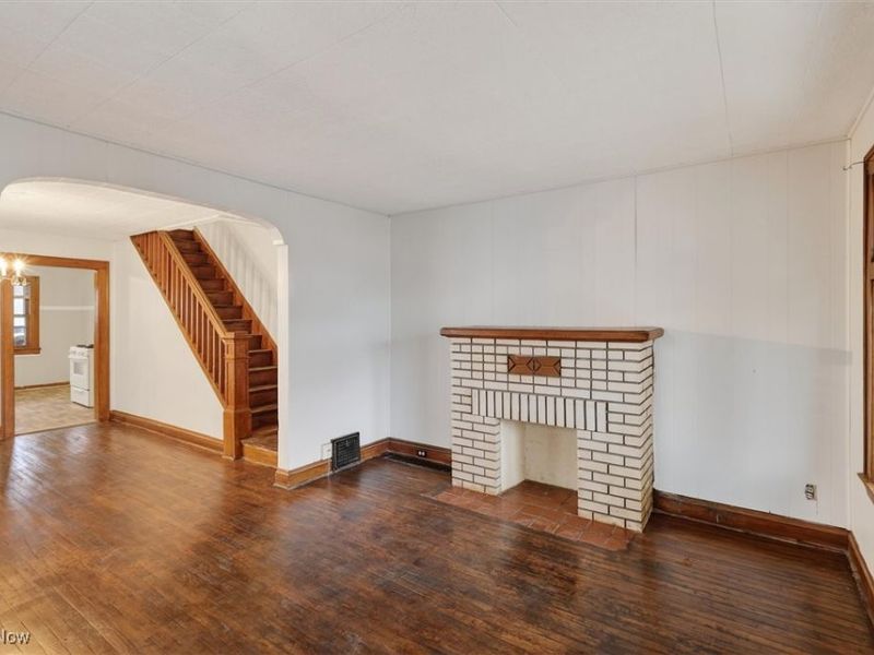 8204 Bancroft Avenue, Unit 8206, Cleveland, OH 44105 Photo 2