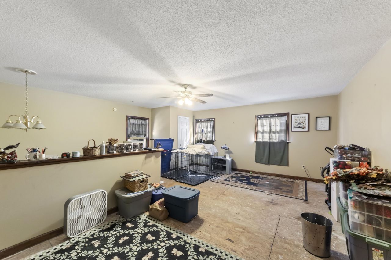 630 Grandfather Lane Photo 10