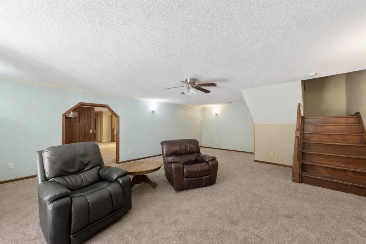 630 Grandfather Lane Photo 12