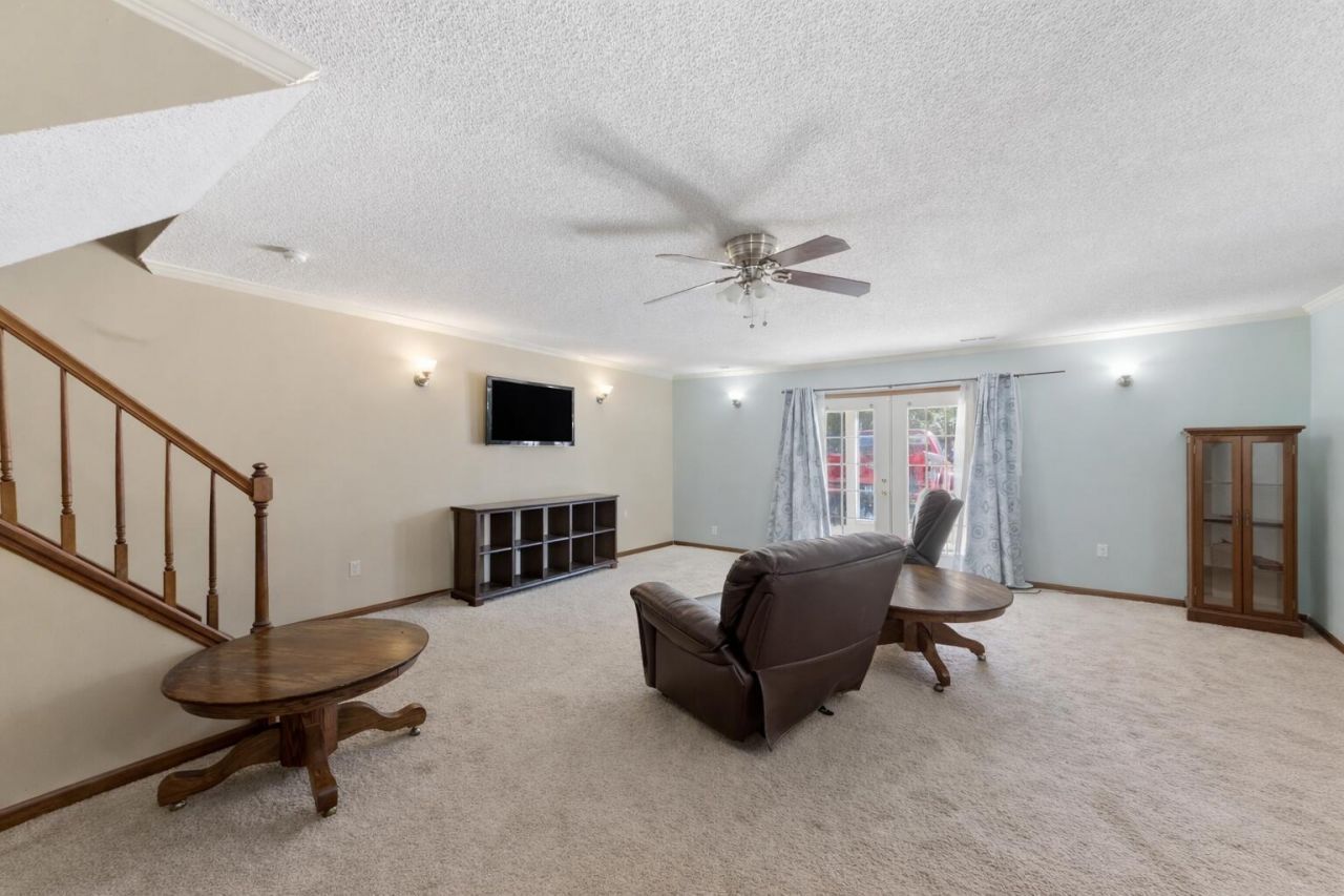 630 Grandfather Lane Photo 13