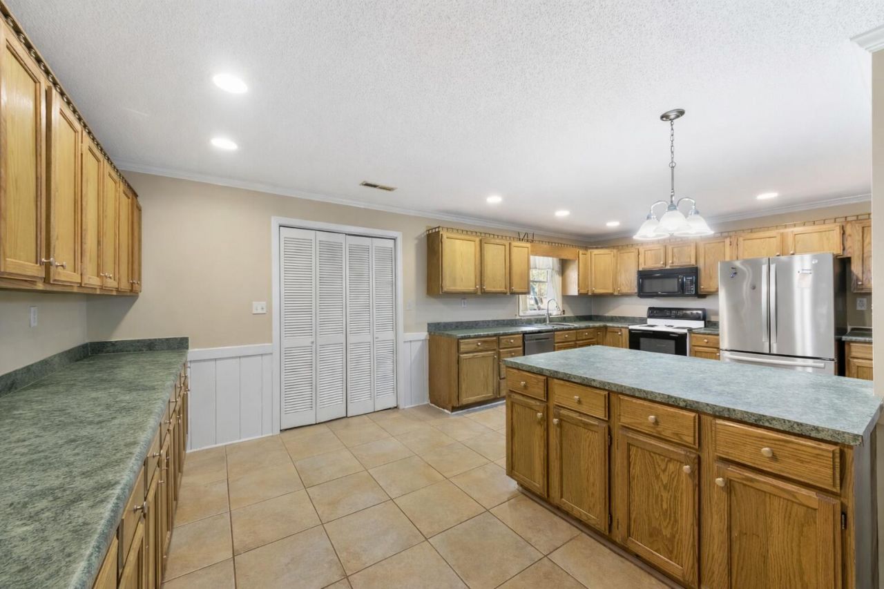 630 Grandfather Lane Photo 5