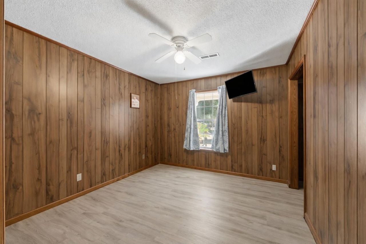 630 Grandfather Lane Photo 8