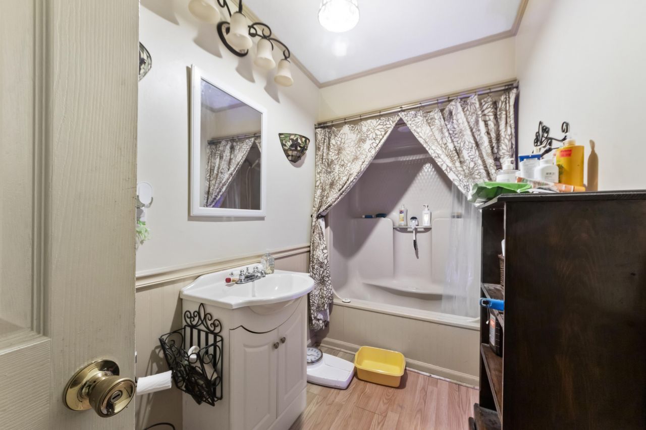 630 Grandfather Lane Photo 9