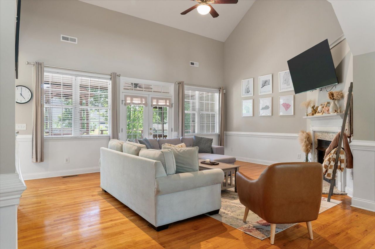 8320 Tyrian Path Photo 11