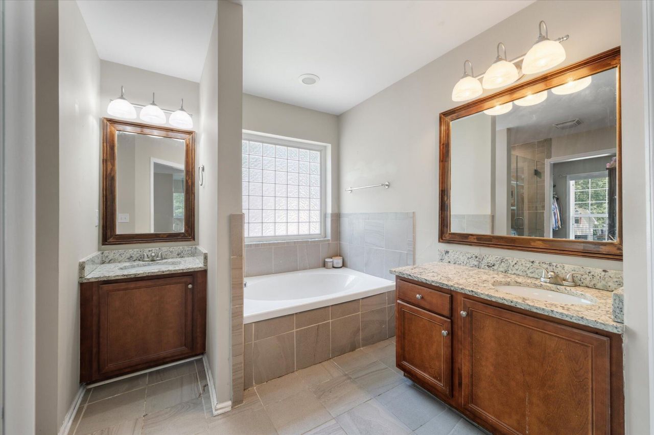 8320 Tyrian Path Photo 21