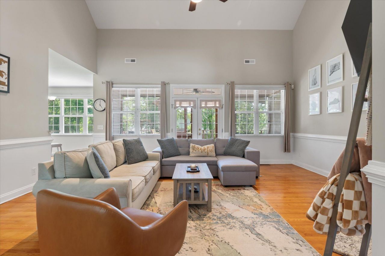 8320 Tyrian Path Photo 3