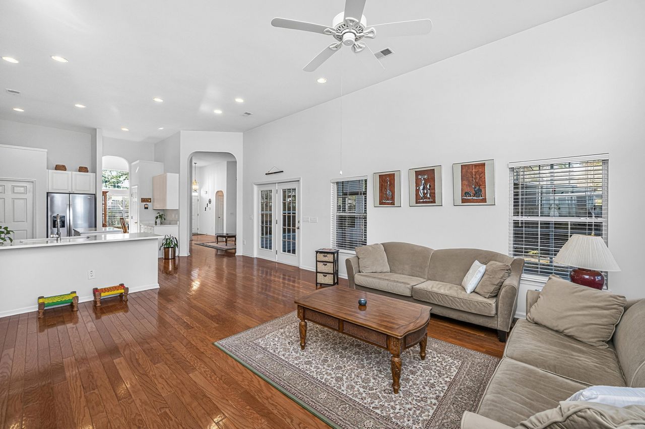 102 Corral Circle Photo 16