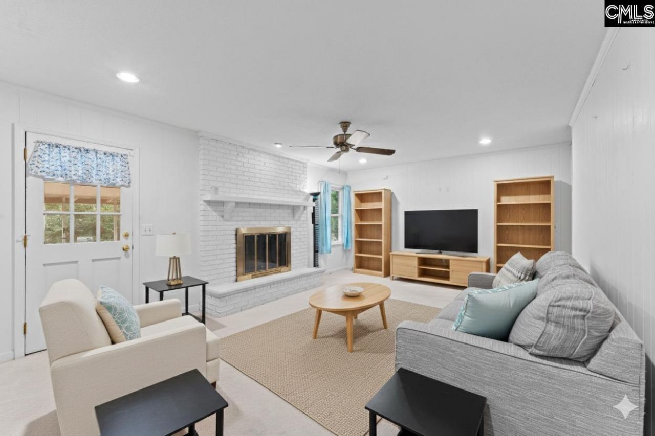 2828 Woodland Hills Street E Photo 10