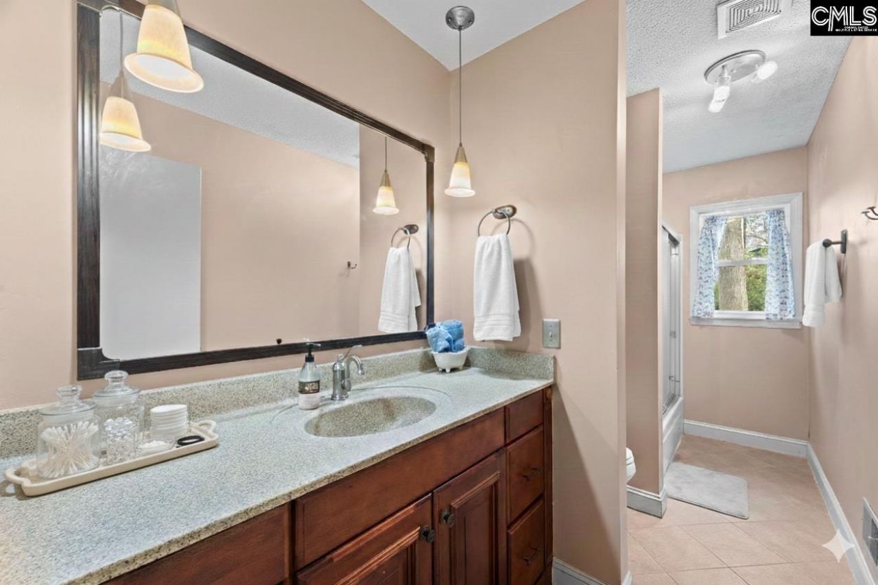 2828 Woodland Hills Street E Photo 15