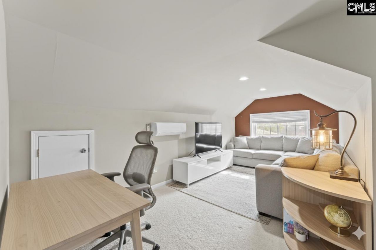 2828 Woodland Hills Street E Photo 17