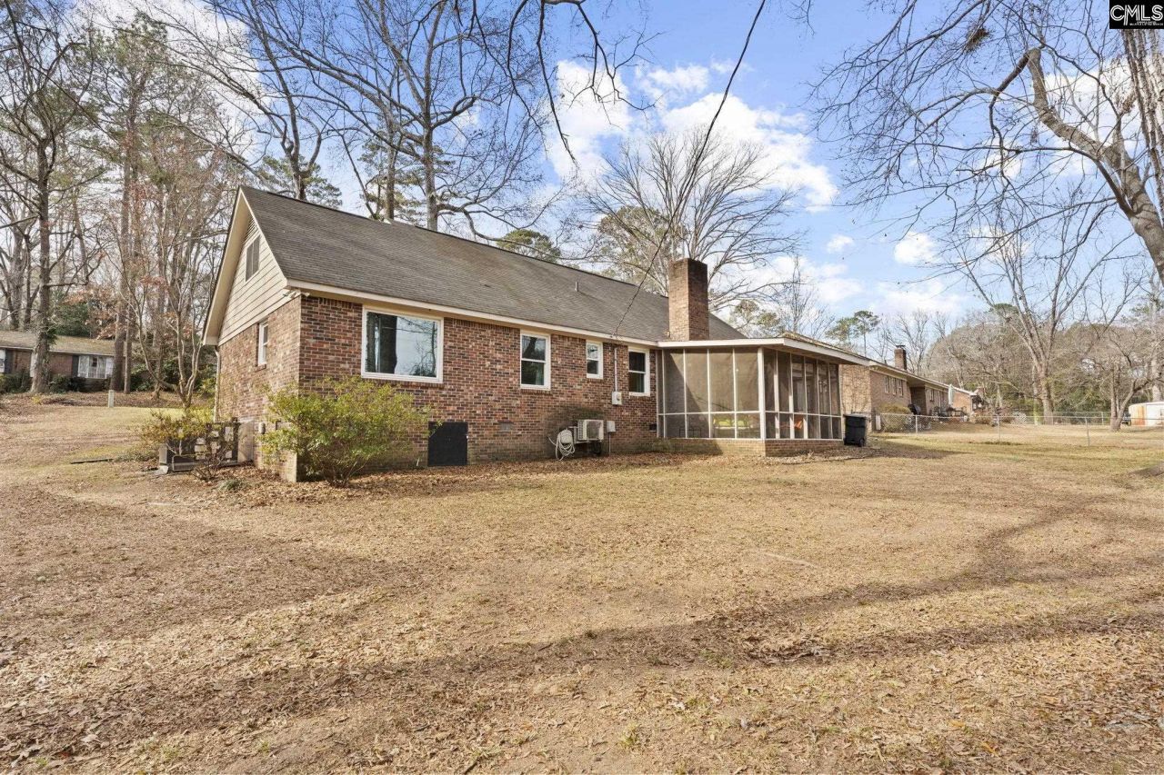 2828 Woodland Hills Street E Photo 17