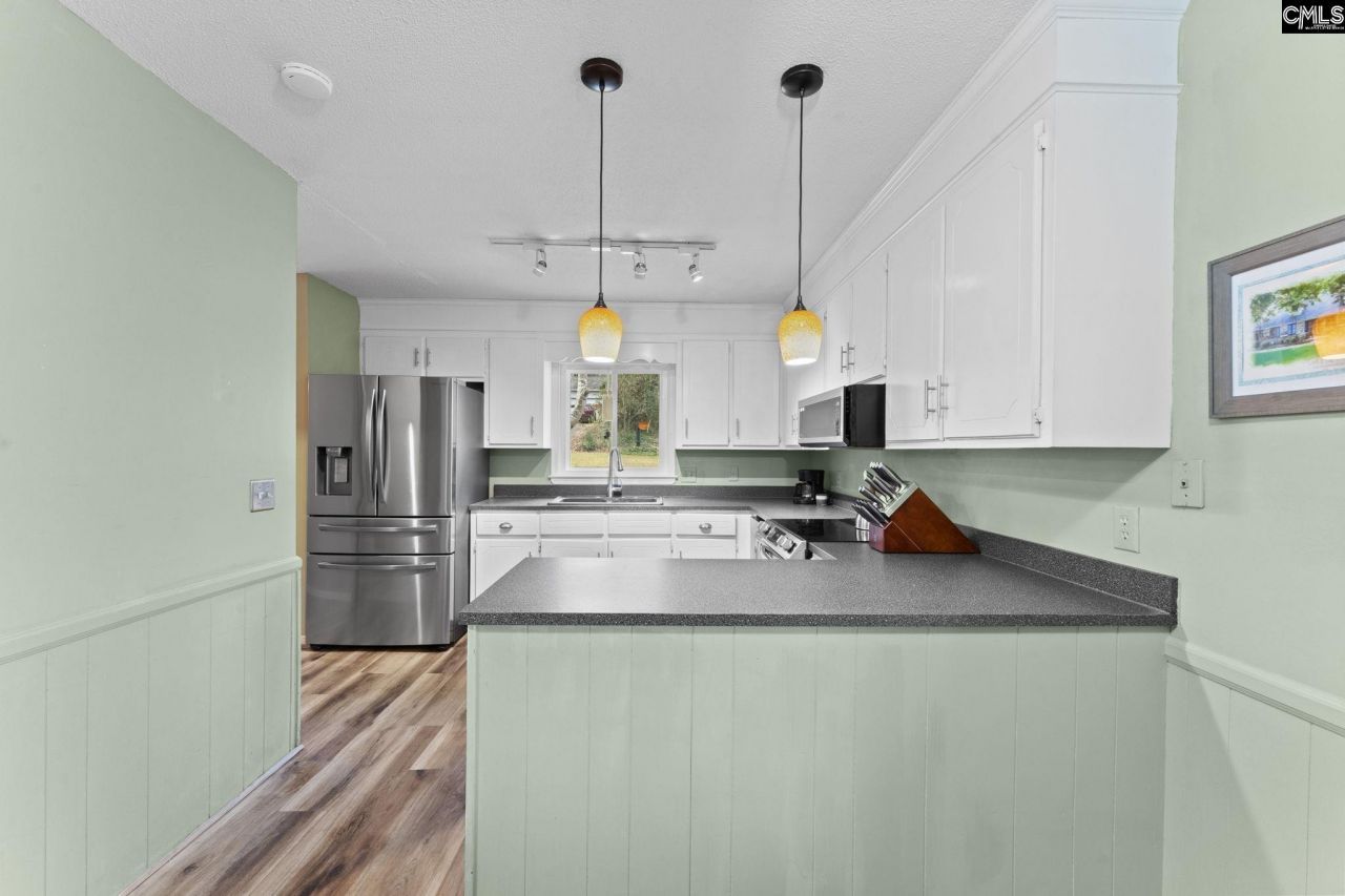 2828 Woodland Hills Street E Photo 6