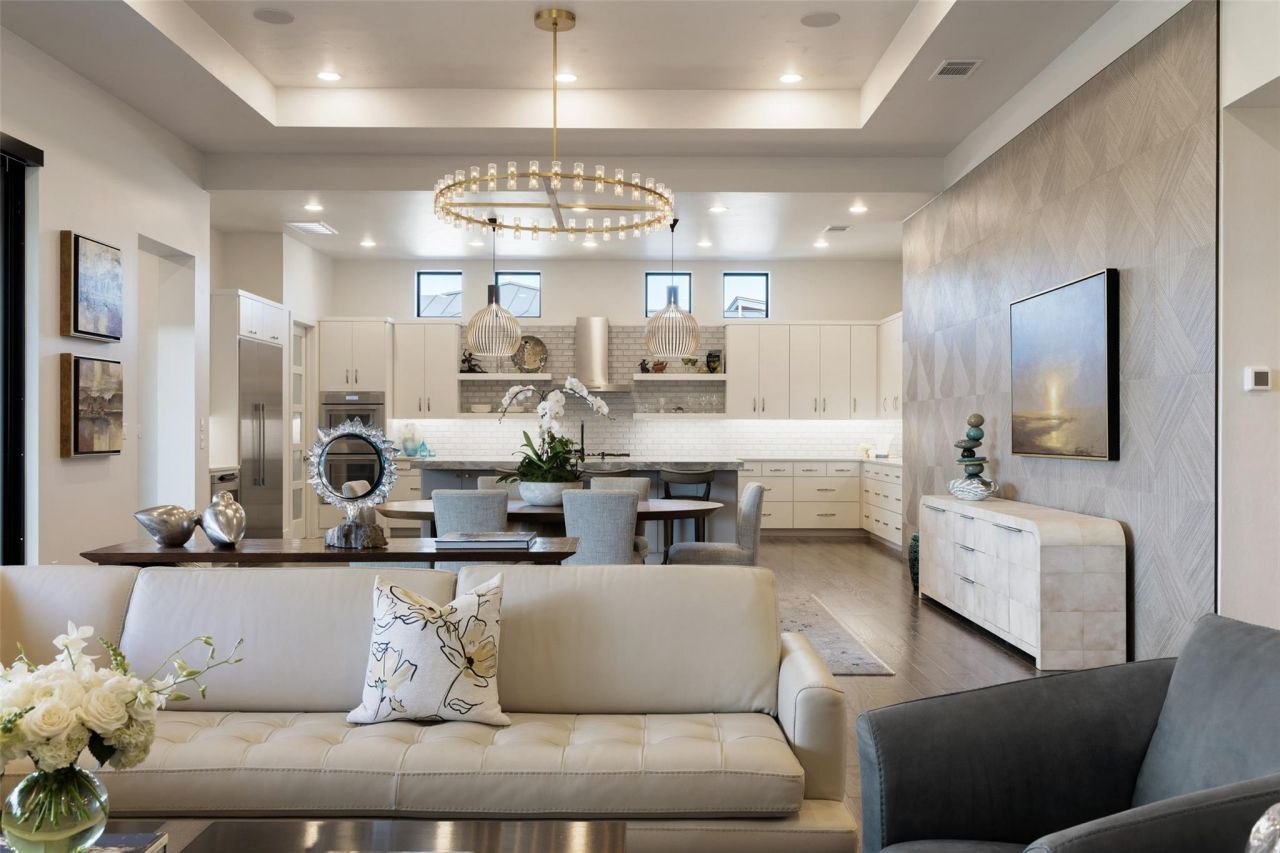 8408 Carranzo Dr, Austin, TX 78735 Main Photo