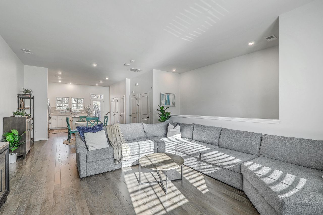 316 Spindlewood Way Photo 6