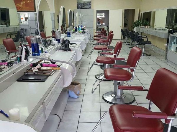 7140 & 7142 N Nob Hill Rd, Tamarac, FL 33321