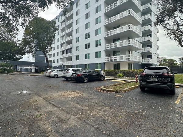 919 Hillcrest Dr, Unit 303, Hollywood, FL 33021