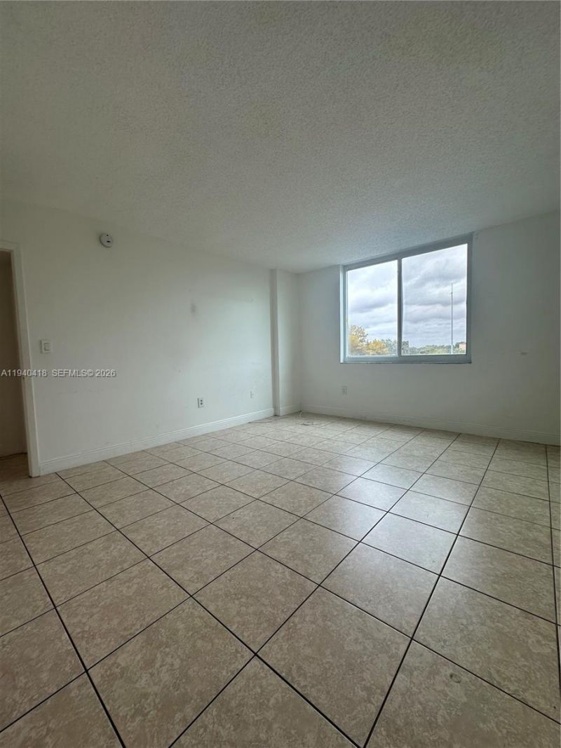 919 Hillcrest Dr, Unit 303, Hollywood, FL 33021 Photo
