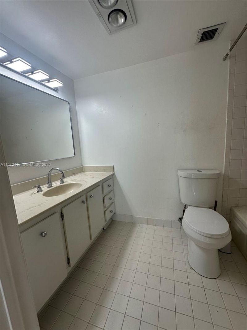 919 Hillcrest Dr, Unit 303, Hollywood, FL 33021 Photo