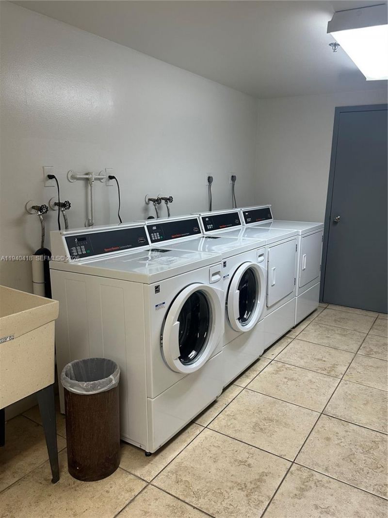 919 Hillcrest Dr, Unit 303, Hollywood, FL 33021 Photo