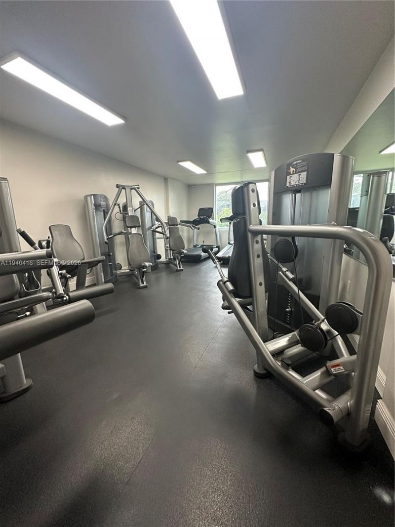 919 Hillcrest Dr, Unit 303, Hollywood, FL 33021 Photo