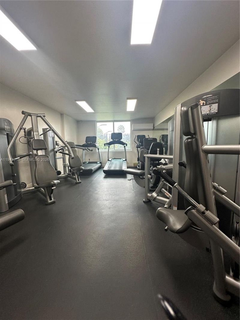 919 Hillcrest Dr, Unit 303, Hollywood, FL 33021 Photo