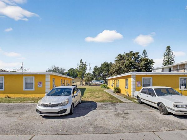 130 - 132 - 134 - 136 SW 8th Ave, Delray Beach, FL 33444