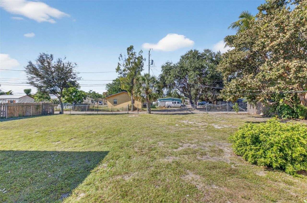 130 - 132 - 134 - 136 SW 8th Ave, Delray Beach, FL 33444 Photo