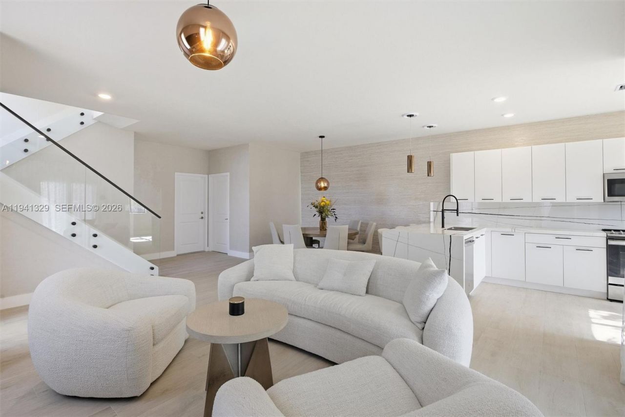 4250 NW 83rd Ave, Doral, FL 33166 Photo