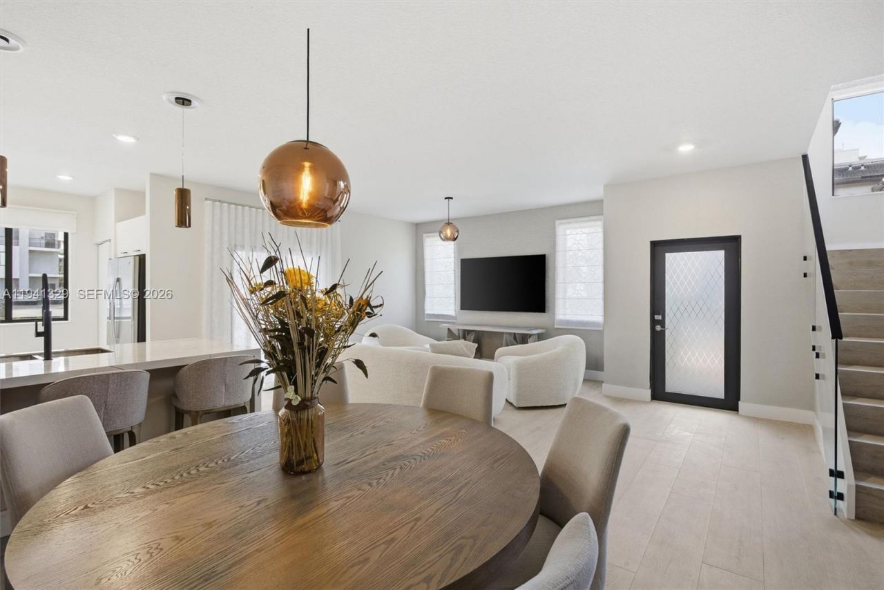 4250 NW 83rd Ave, Doral, FL 33166 Photo