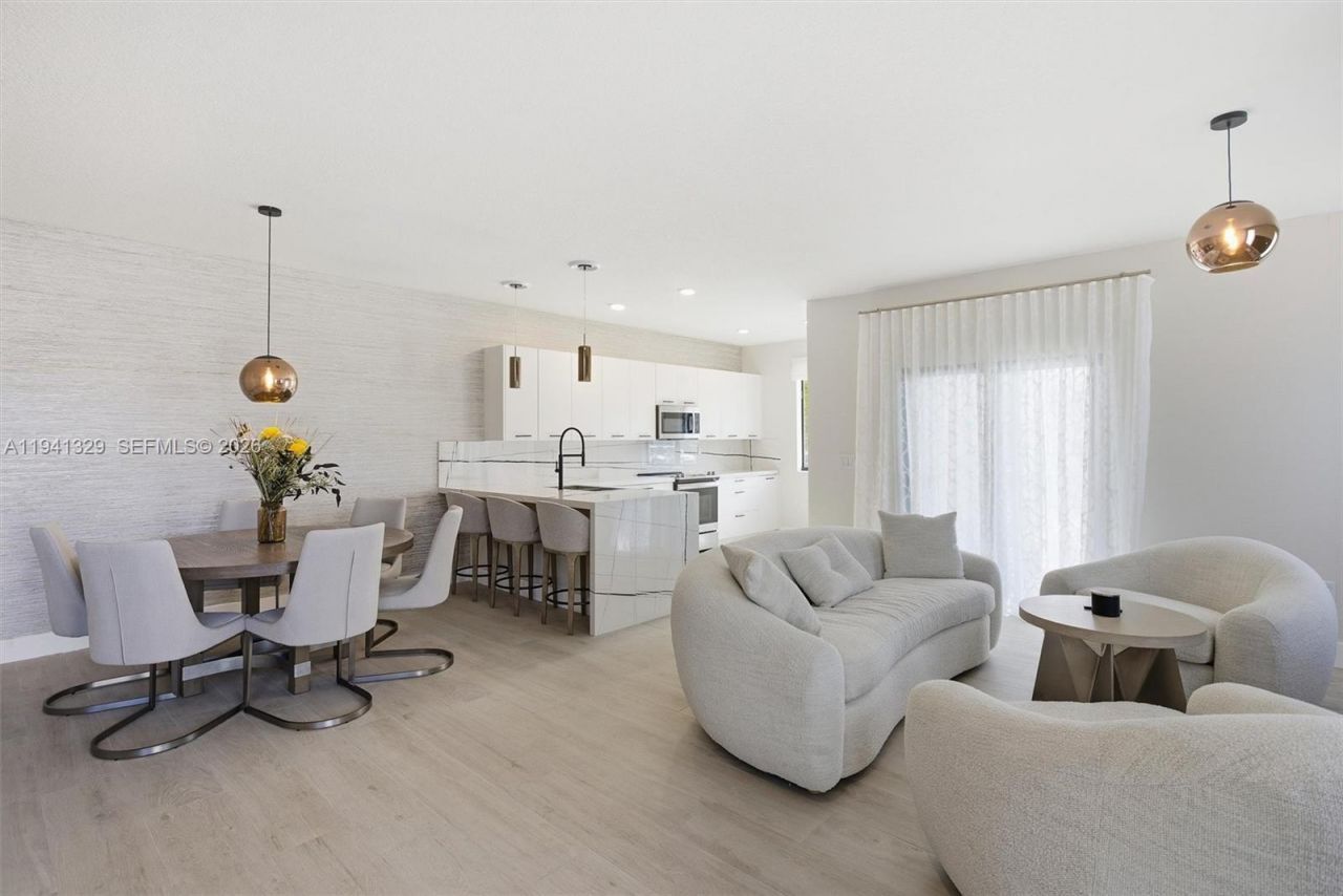 4250 NW 83rd Ave, Doral, FL 33166 Photo