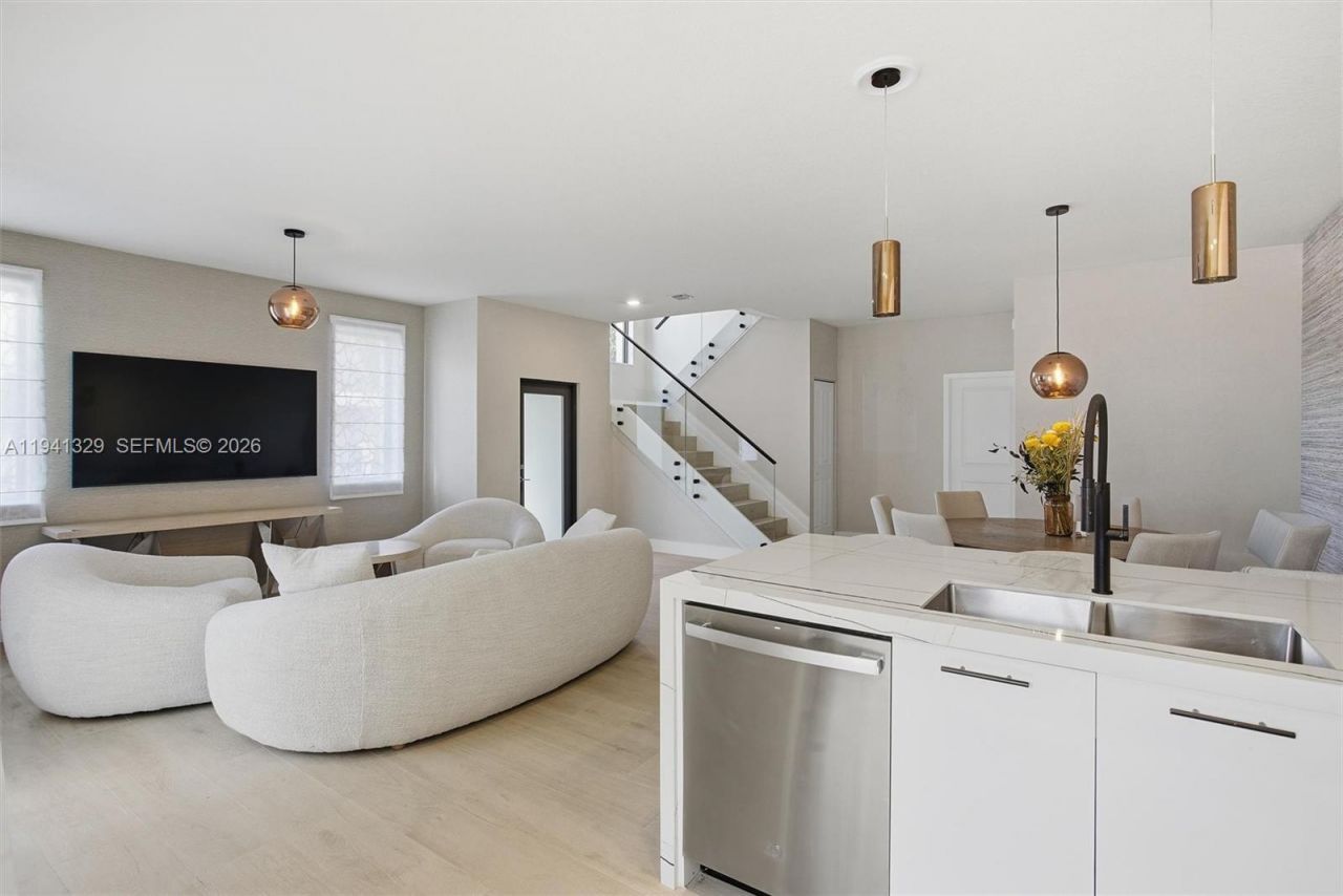 4250 NW 83rd Ave, Doral, FL 33166 Photo