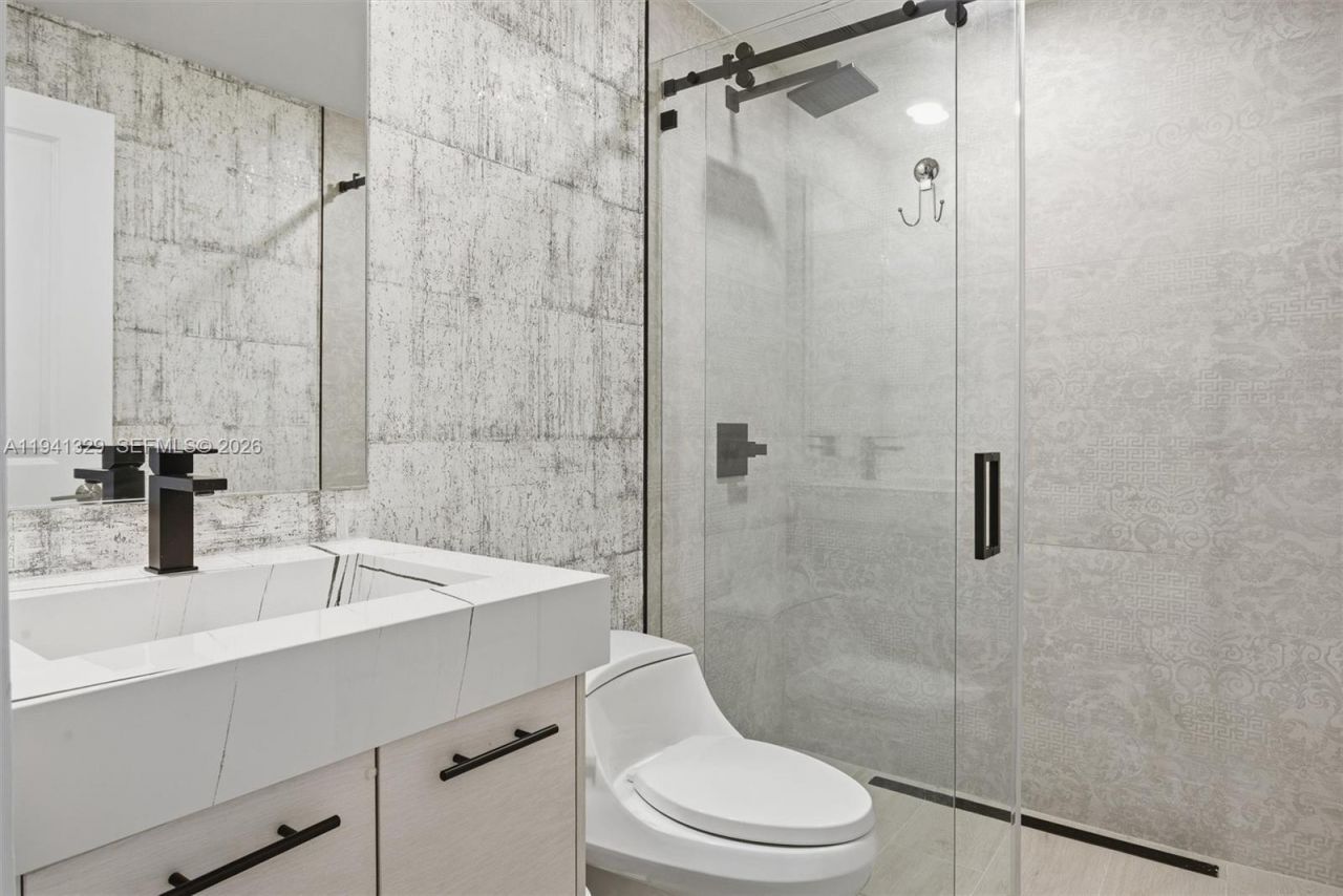 4250 NW 83rd Ave, Doral, FL 33166 Photo