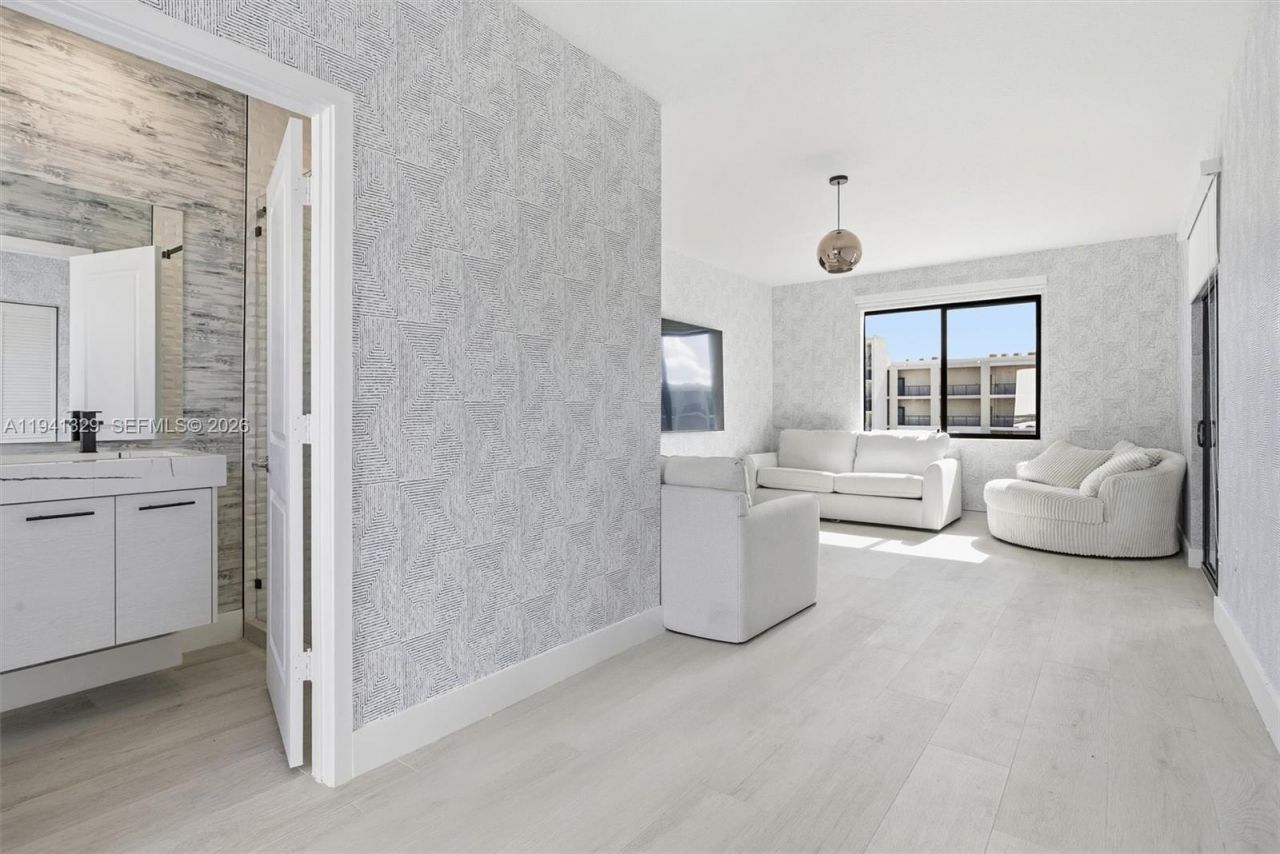 4250 NW 83rd Ave, Doral, FL 33166 Photo