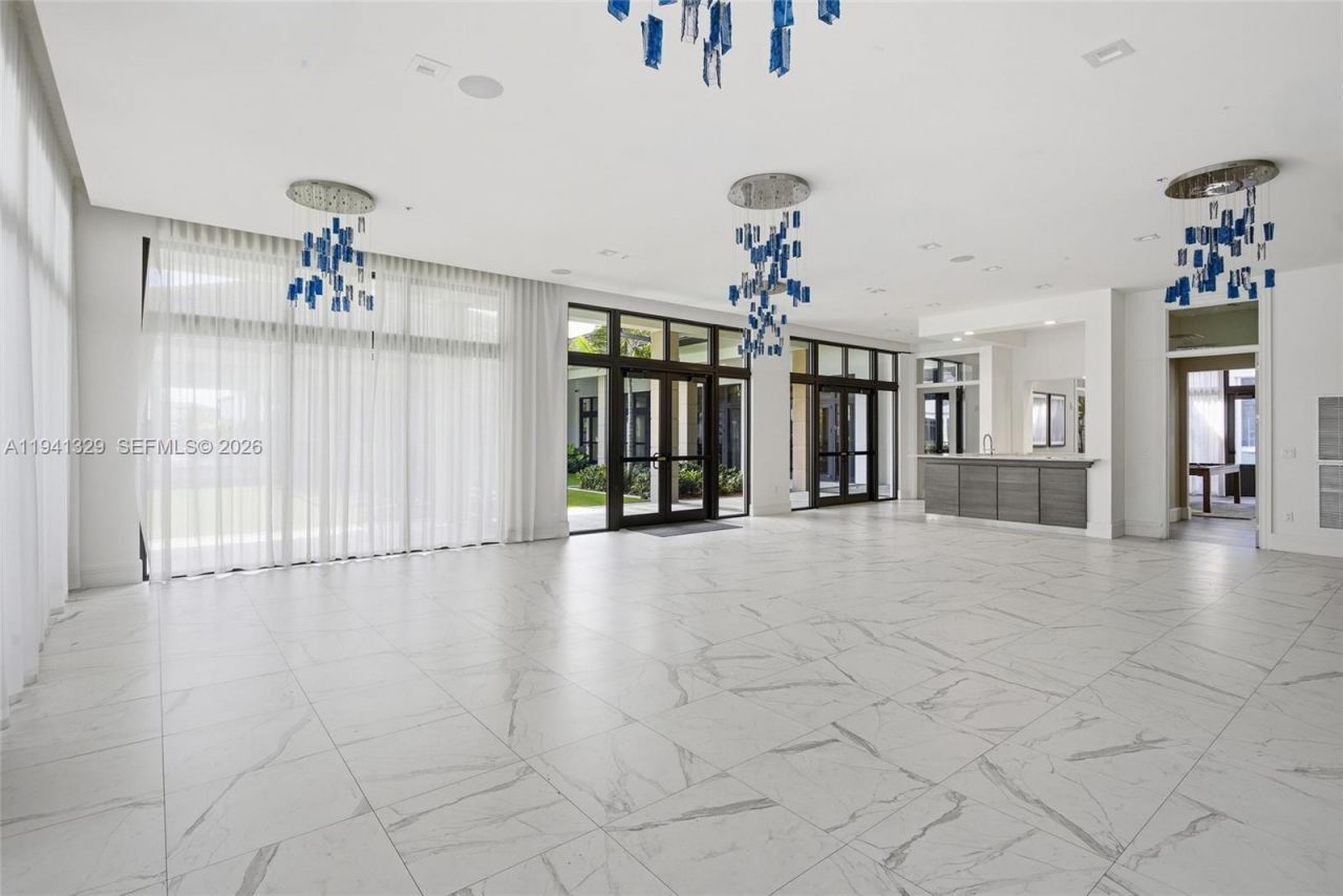 4250 NW 83rd Ave, Doral, FL 33166 Photo