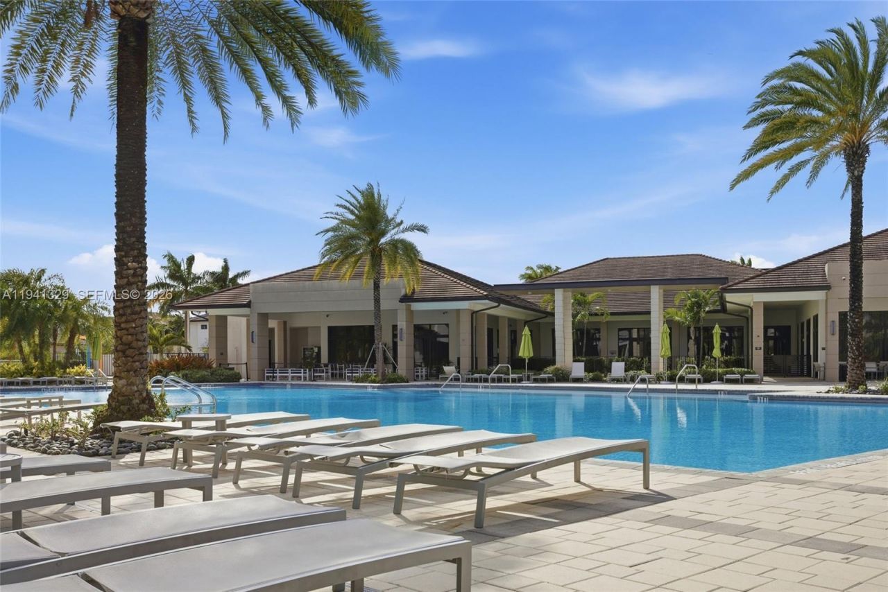 4250 NW 83rd Ave, Doral, FL 33166 Photo