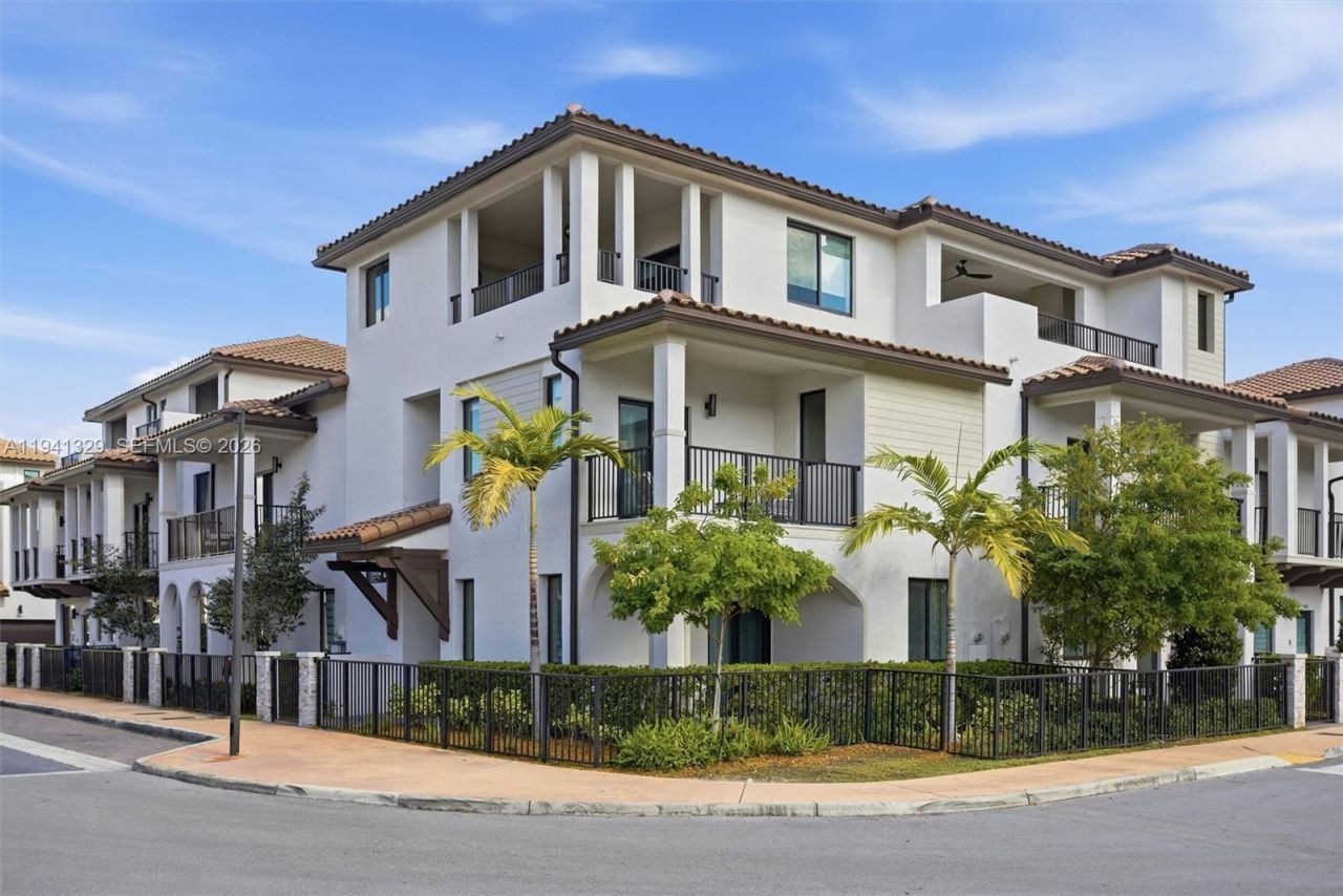 4250 NW 83rd Ave, Doral, FL 33166 Photo