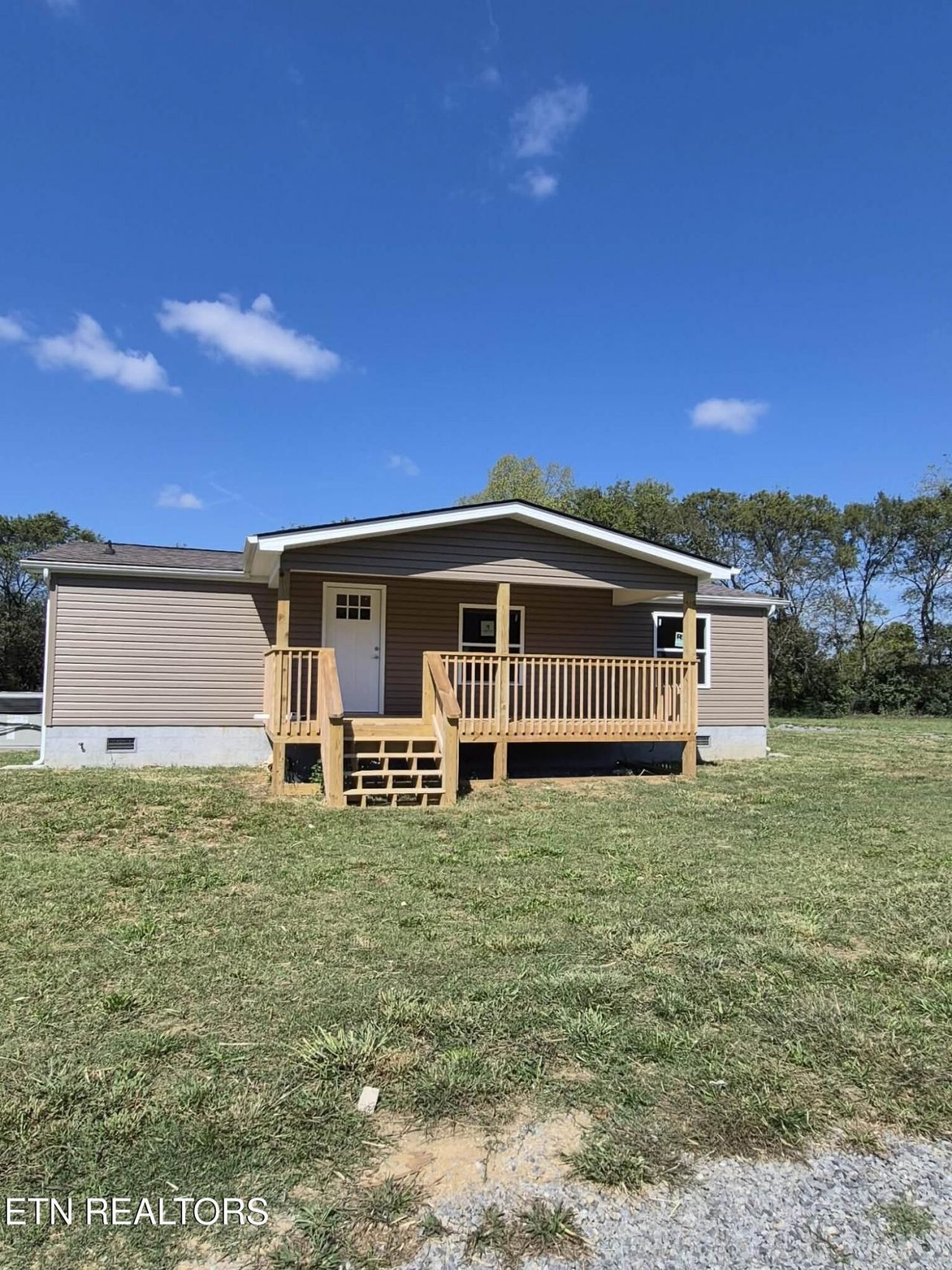 829 W Willson St, Niota, TN 37826 Main Photo