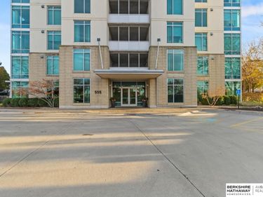 555 Riverfront Plaza, Unit 202, Omaha, NE 68102