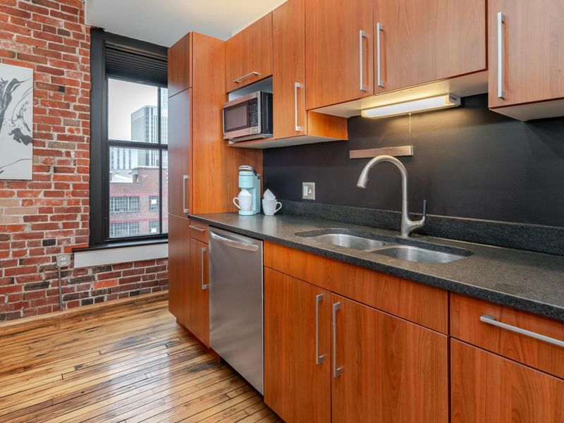 225 N 4th Street, Unit 303, Columbus, OH 43215 Photo 16