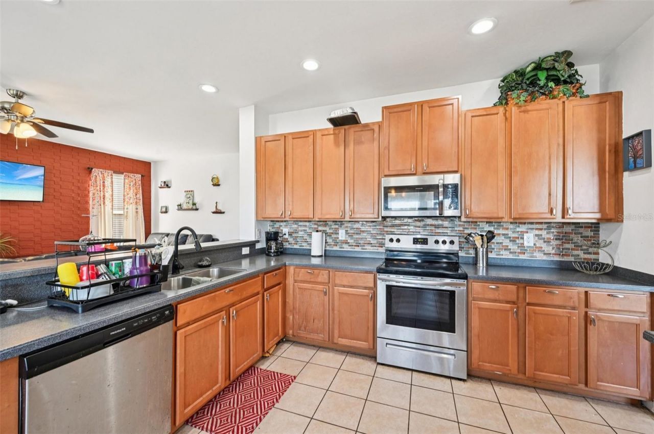 7162 50th Avenue Circle E, Palmetto, FL 34221 Photo